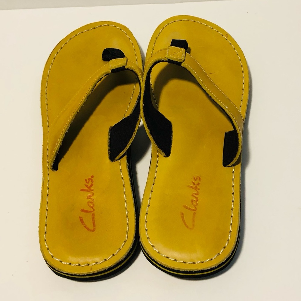 Clarks Leather Flip Flips